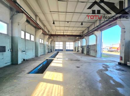 Pronájem výrobní prostory, 3 000 m²