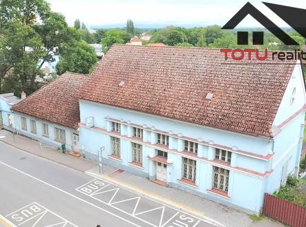 Prodej - obchodní prostor, 837 m²
