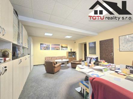 Prodej obchodní prostory, 1 100 m²