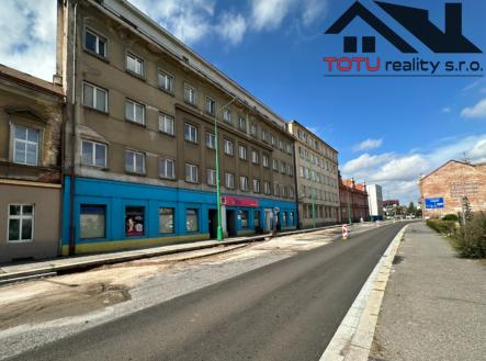 Pronájem obchodní prostor, 200 m²