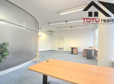 Pronájem kanceláře, 67 m²