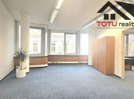 Pronájem kanceláře, 67 m²