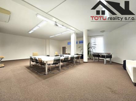 Pronájem obchodní prostor, 155 m²