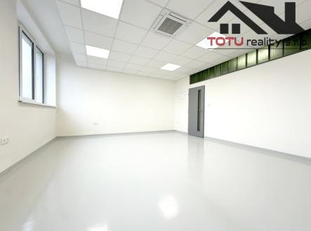 Pronájem kanceláře, 28 m²