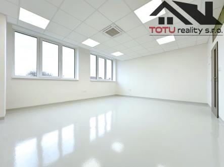 Pronájem kanceláře, 28 m²