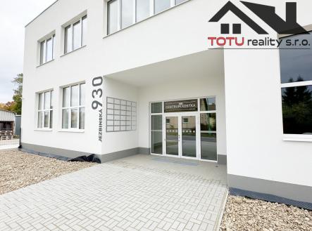 Pronájem kanceláře, 80 m²