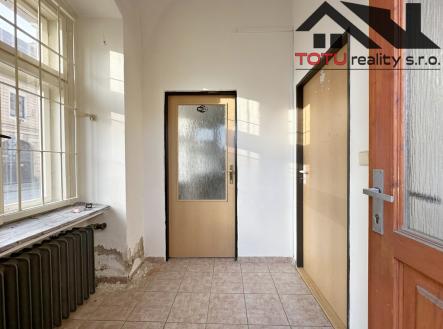 Pronájem obchodní prostory, 82 m²