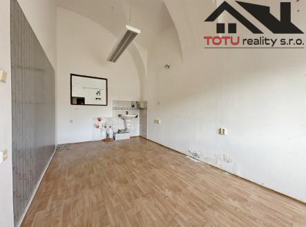 Pronájem obchodní prostory, 82 m²
