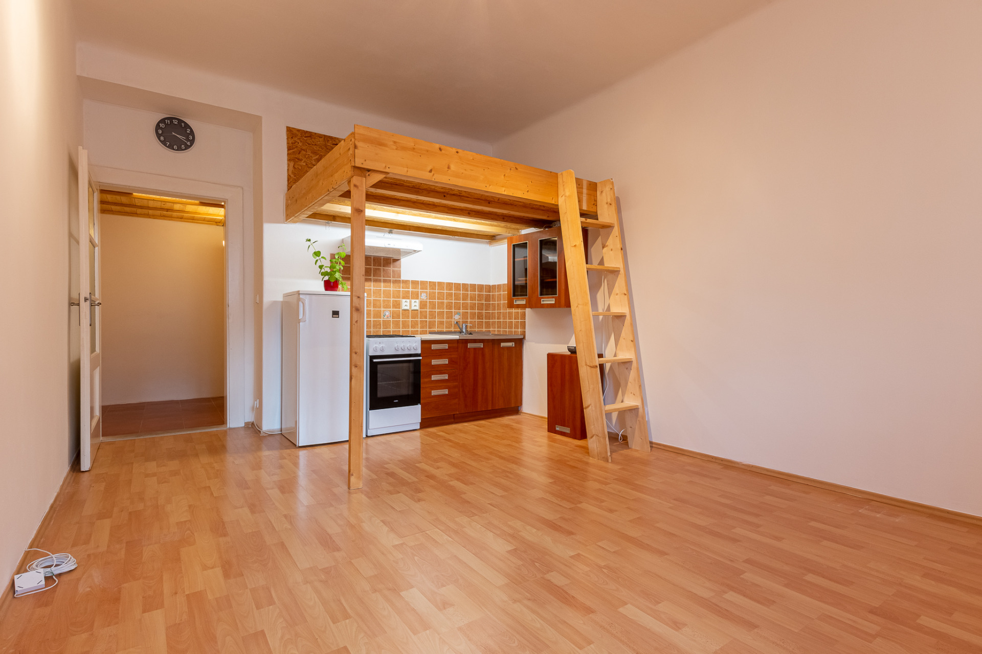 Pronájem 1+kk, Praha - Žižkov, Sudoměřská, 16500 Kč/měs., 28 m2