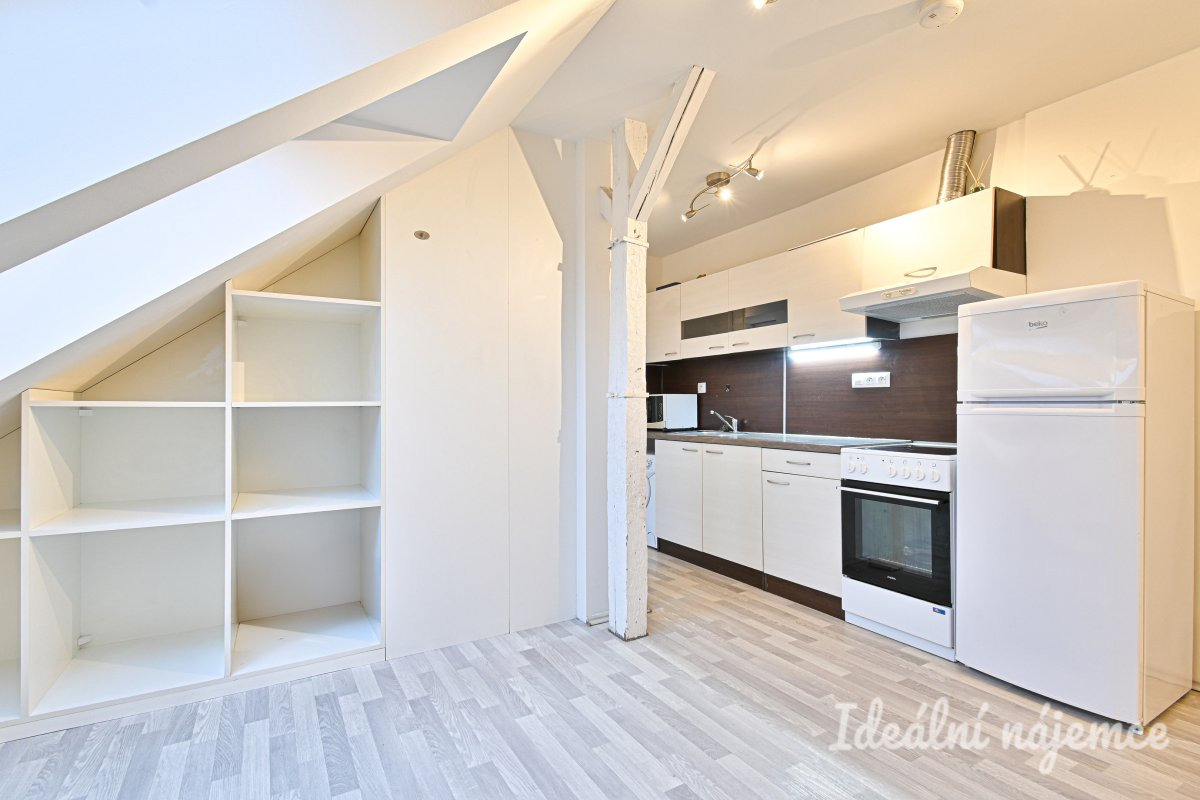 Pronájem bytu 2+kk, Slévačská, Brno - Židenice, 40 m2