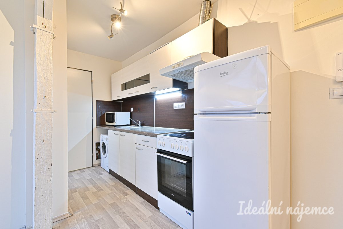Pronájem bytu 2+kk, Slévačská, Brno - Židenice, 40 m2