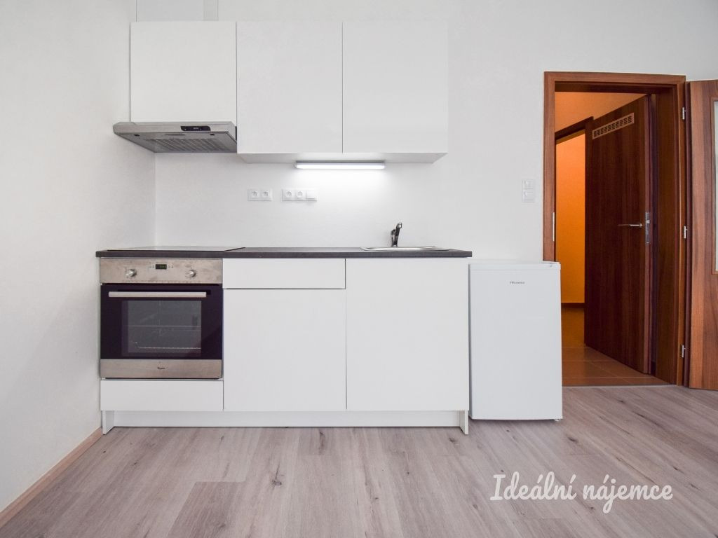 Pronájem bytu 1+kk, Chudčická, Brno - Bystrc,  13 500Kč/měs., 30 m2