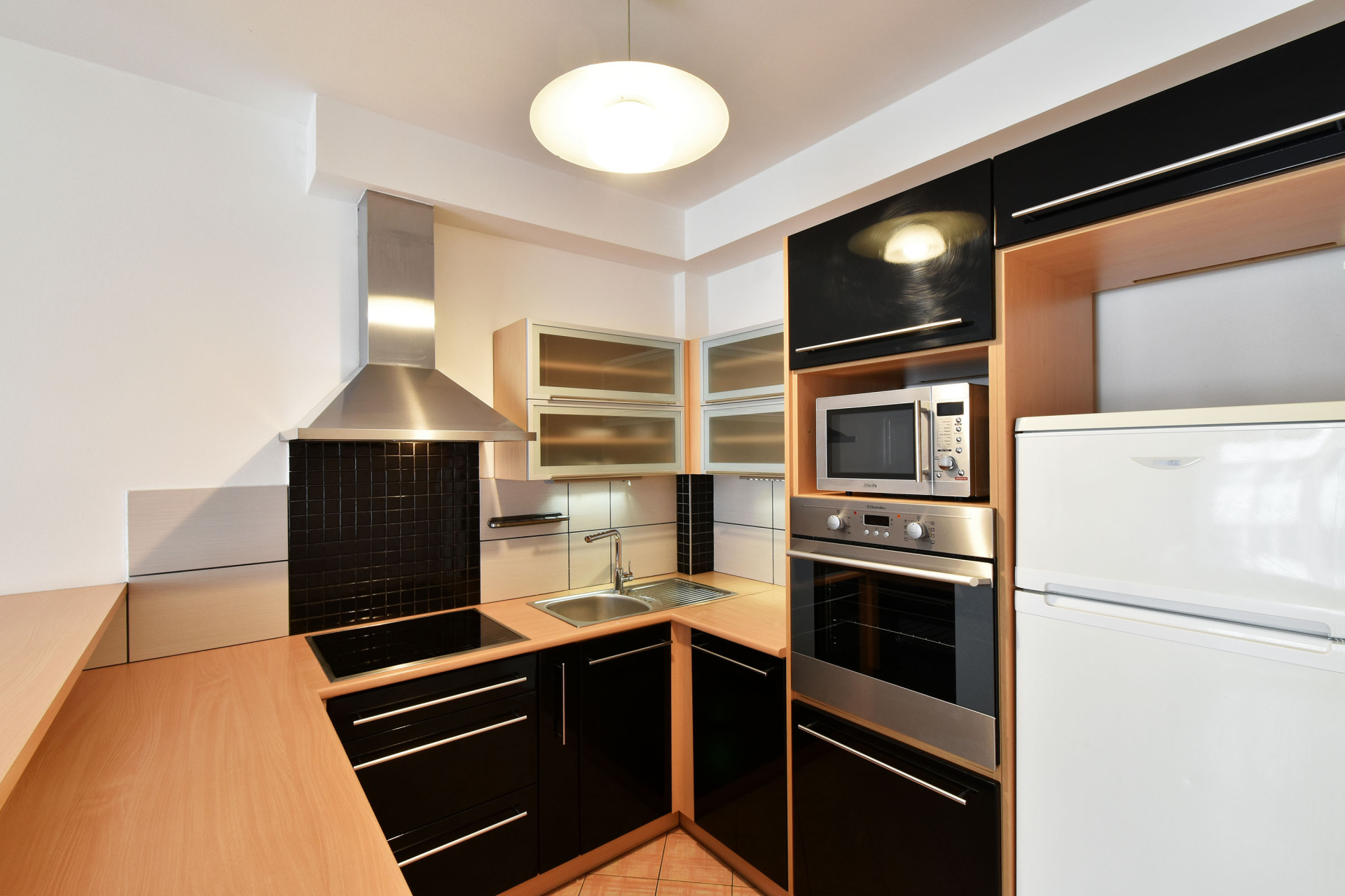 Pronájem 2+kk, Praha - Holešovice, V Háji, 22 000 Kč/měs., 55 m²