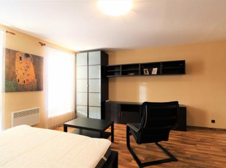 Pronájem bytu, 1+kk, 36 m²