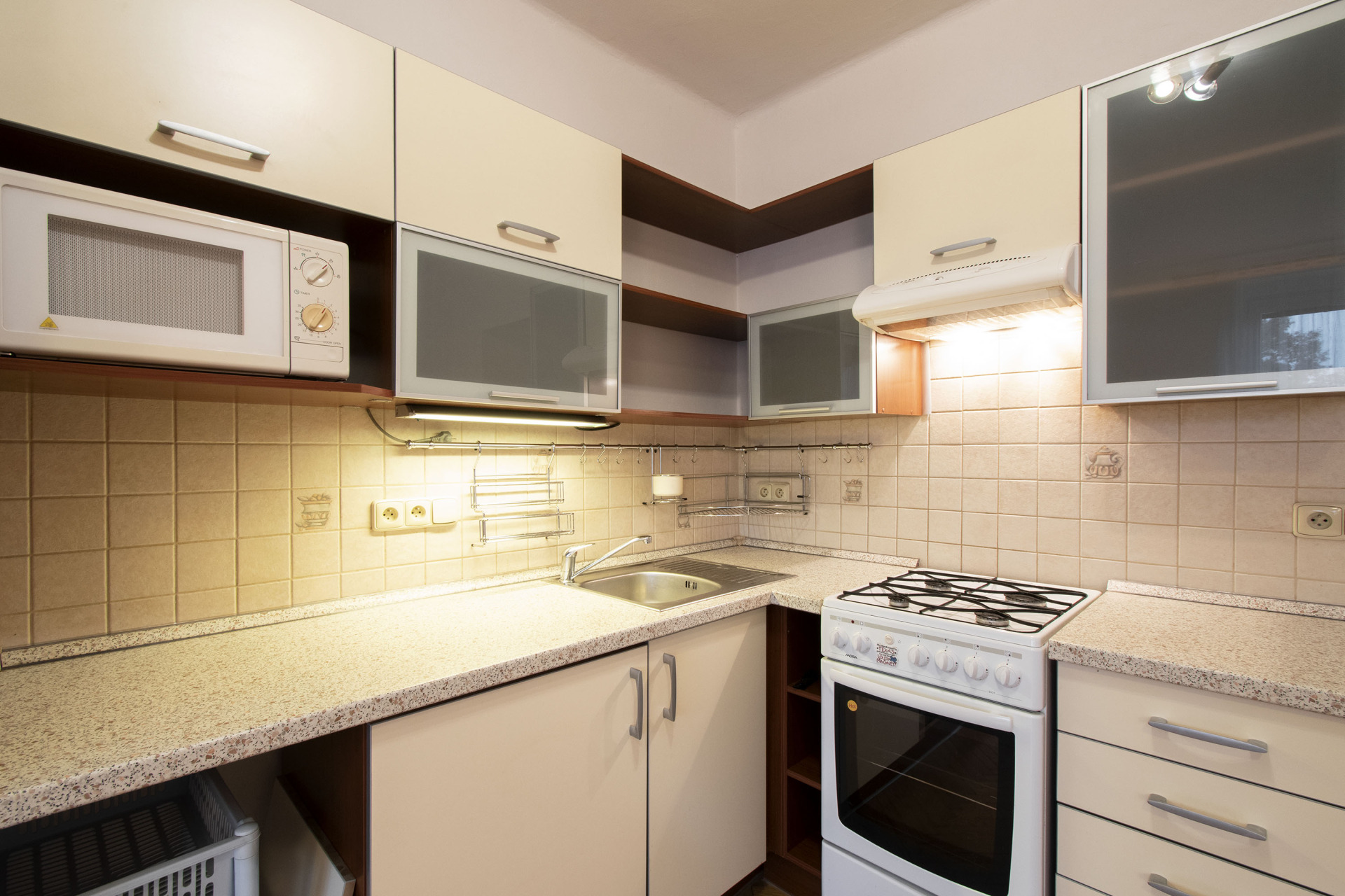 Pronájem bytu 2+kk se sklepem, Nad Krocínkou, Praha - Prosek, 53 m2