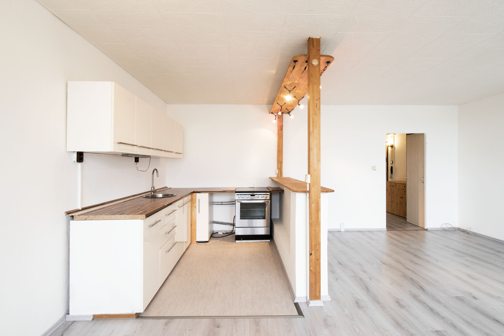 Pronájem bytu 3+kk s lodžií, Borovanského, Praha - Stodůlky