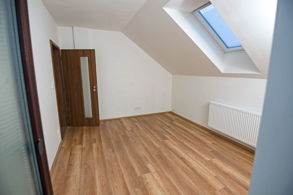 Pronájem domu, Šeříková, Praha - Šestajovice, 40 000 Kč/měs., 155 m2