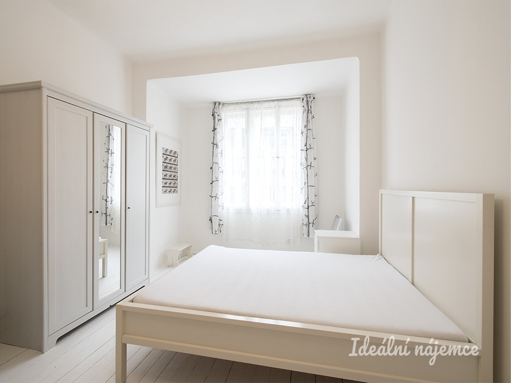 Pronájem bytu 1+kk, Jankovcova, Holešovice, 15 800 Kč/měs, 28 m2