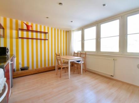 Pronájem bytu, 1+kk, 58 m²