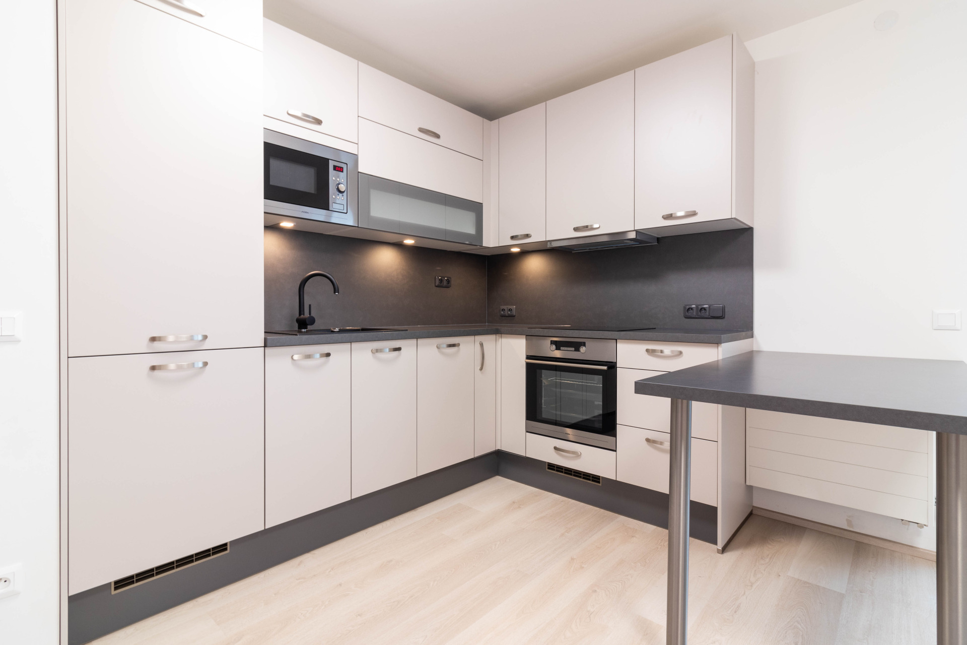 Pronájem bytu 2+kk, Eduarda Hamburgera, Nová Ulice,  18000 Kč/měs, 55 m2