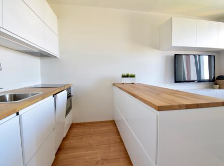 Pronájem bytu, 1+kk, 35 m²