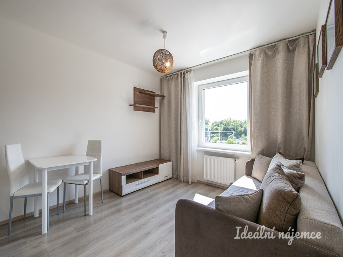 Pronájem bytu 2+kk, Na obrátce, Hloubětín, 17500 Kč/měs, 30 m2