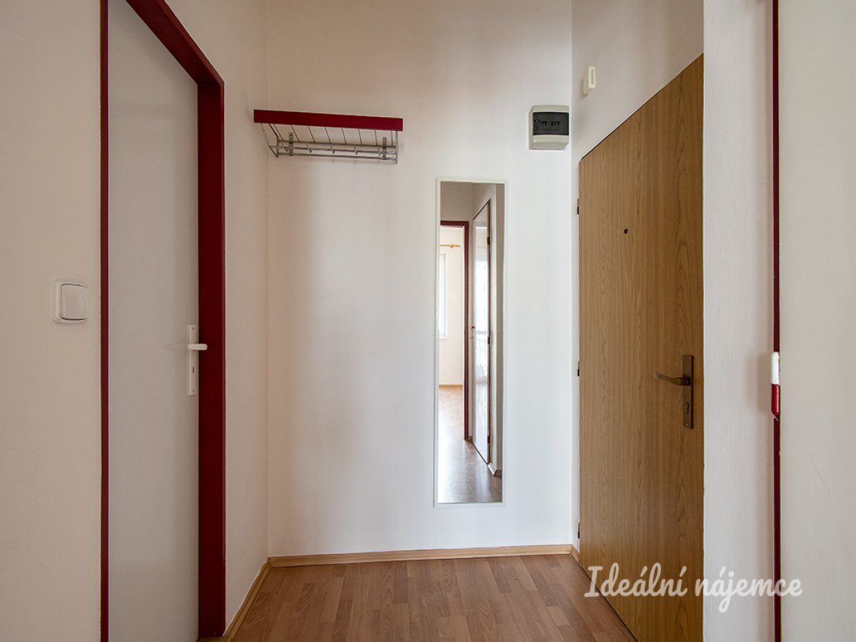 Pronájem bytu 1+kk, Na Hubálce, Střešovice, 16500 Kč/měsíčně, 24 m2