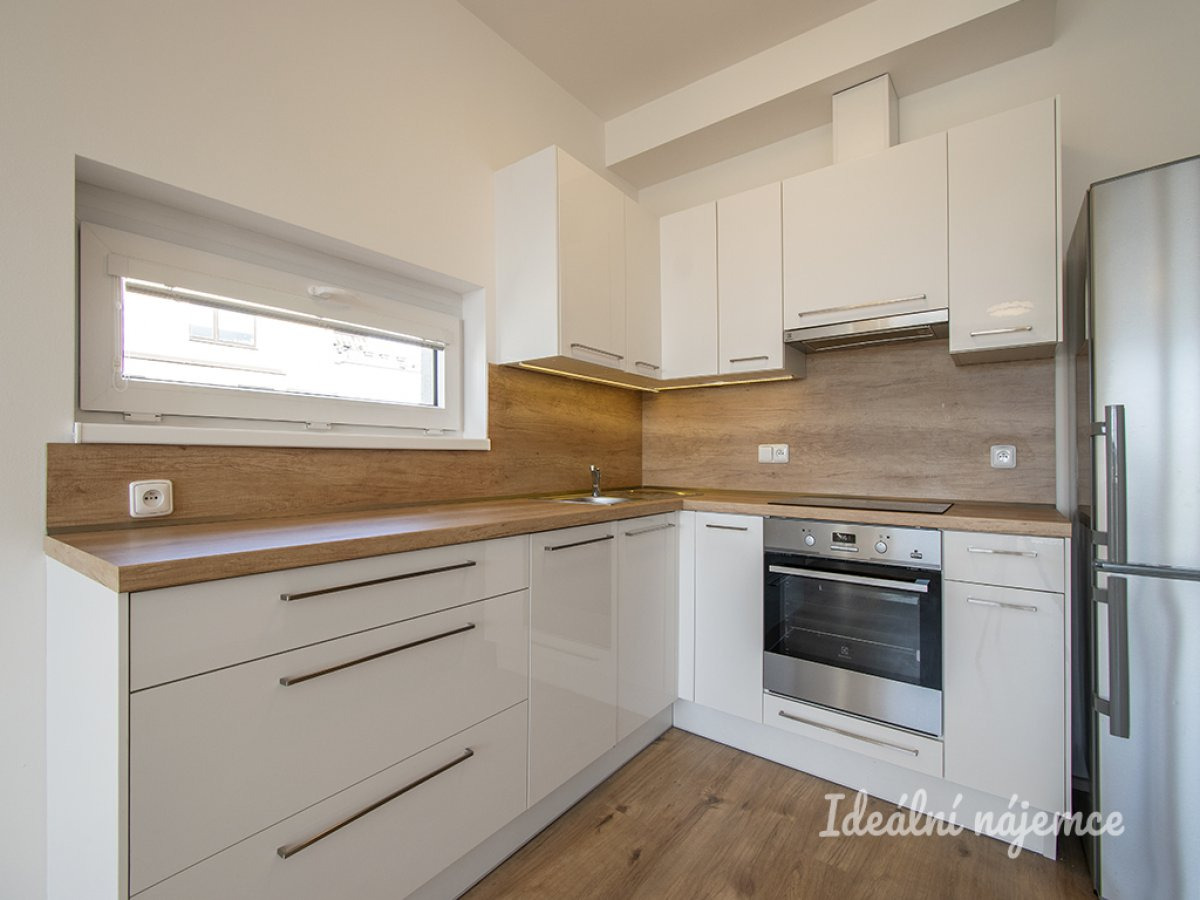 Pronájem bytu 2+kk, Makedonská, 24 500 Kč/měs, 51 m2, Praha 9