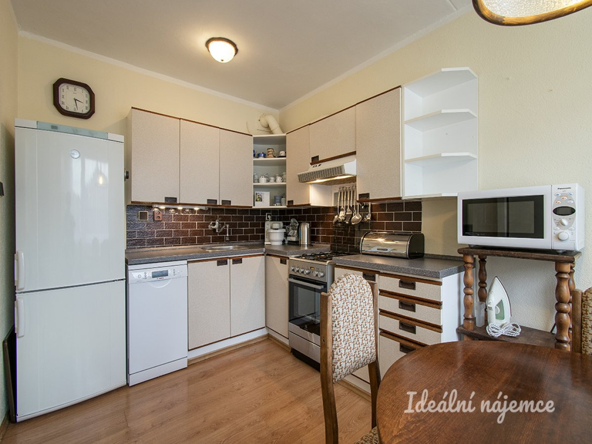 Pronájem bytu 3+1, Taussigova, Kobylisy, 23 500 Kč/měs, 60 m2