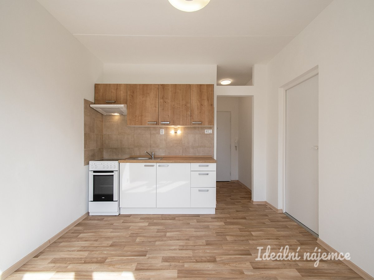 Pronájem bytu 1+1, U vodojemu, Říčany u Prahy, 38 m2