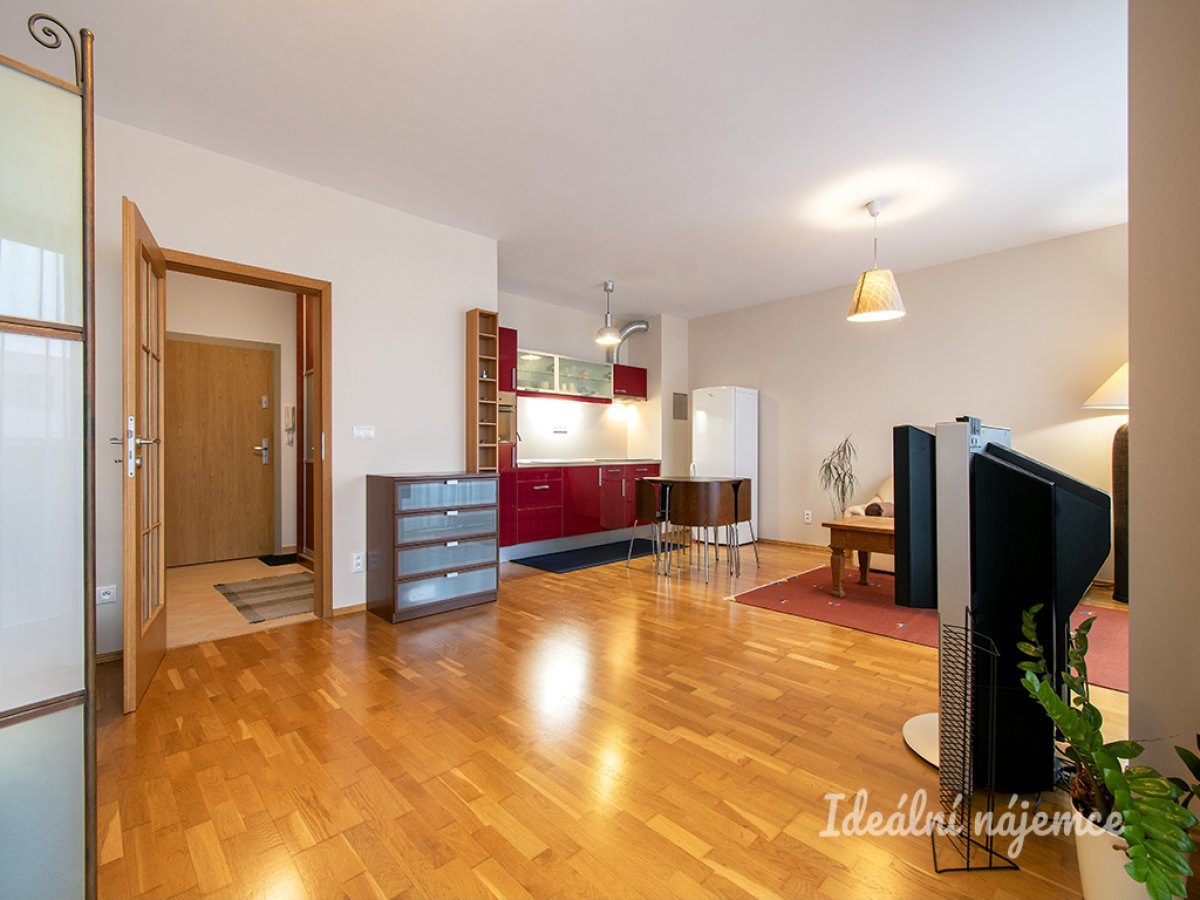 Pronájem bytu 1+kk, Poupětova, Holešovice, 21500 Kč/měs, 50 m2