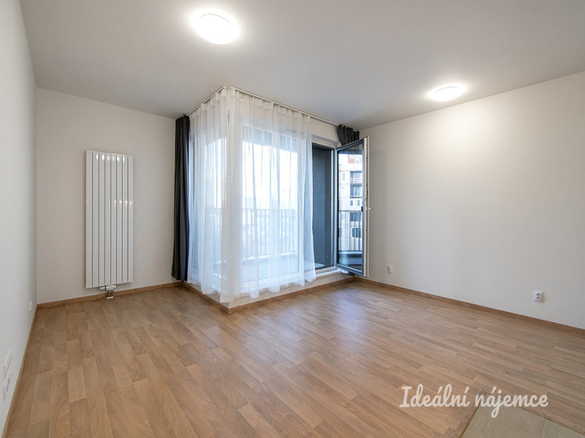 Pronájem bytu 1+kk, Olgy Havlové, Žižkov, 16400 Kč/měs, 35 m2