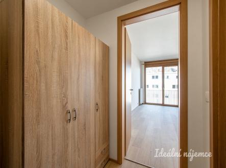 Pronájem bytu, 1+kk, 38 m²