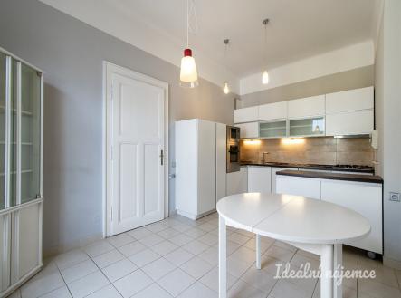 Pronájem bytu, 2+1, 112 m²