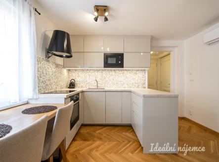 Pronájem bytu, 1+kk, 40 m²