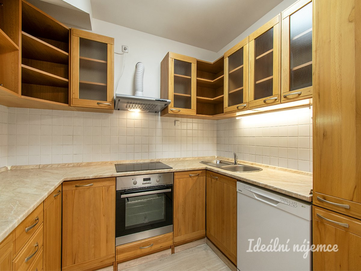 Pronájem bytu 3+kk, V Podluží, Nusle, 28900 Kč/měs, 74 m2