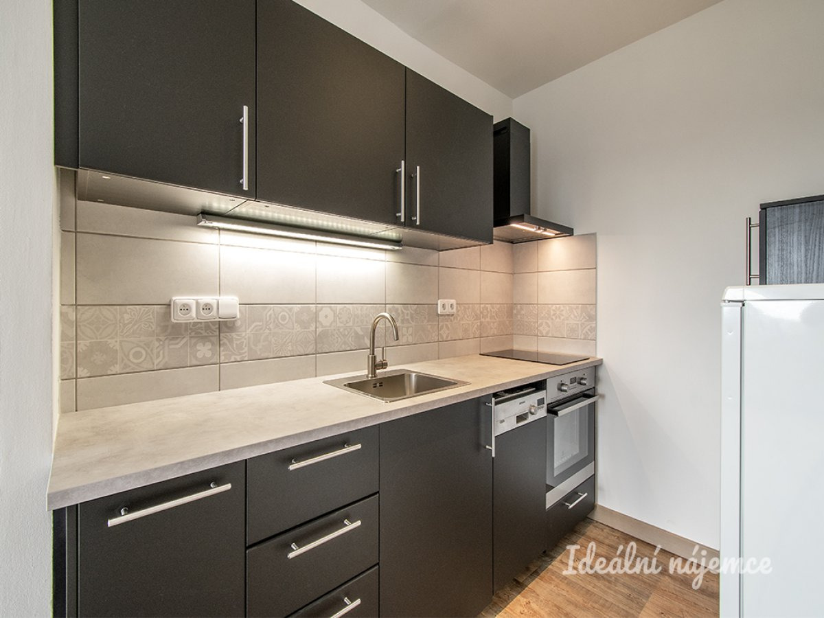 Pronájem bytu 2+kk, Píškova, 21.000 Kč/měs,  49 m2
