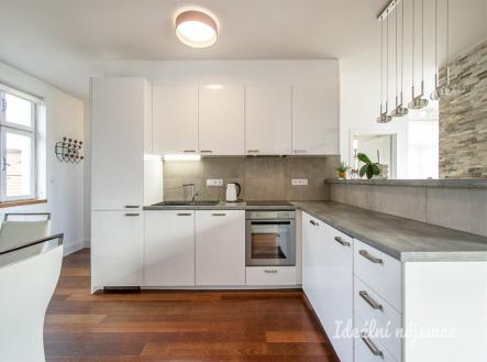 Pronájem bytu, 3+kk, 77 m²