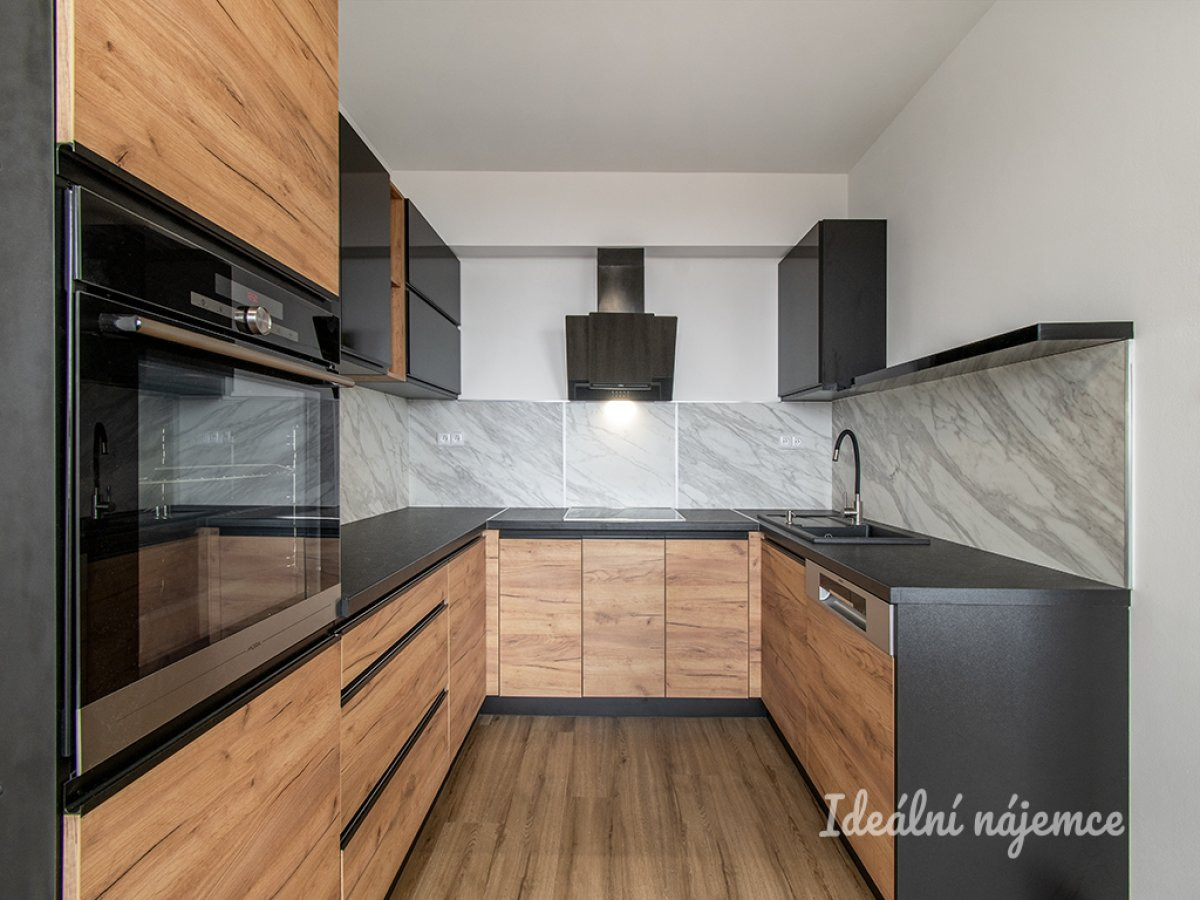 Pronájem bytu 3+kk, Zárybská, Prosek, 25 900 Kč/měs. 76 m2