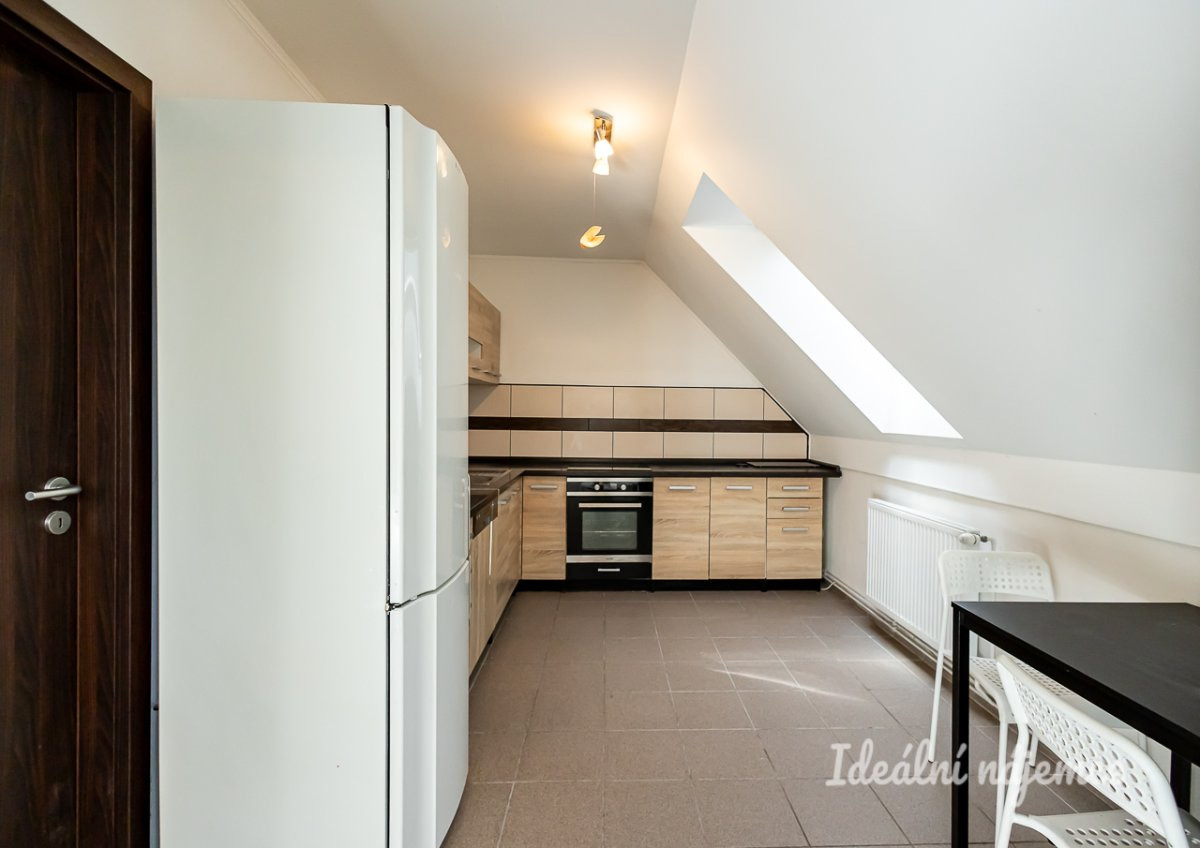 Pronájem bytu 2+kk, U Valu, Nupaky, 19900 Kč/měs, 50 m2