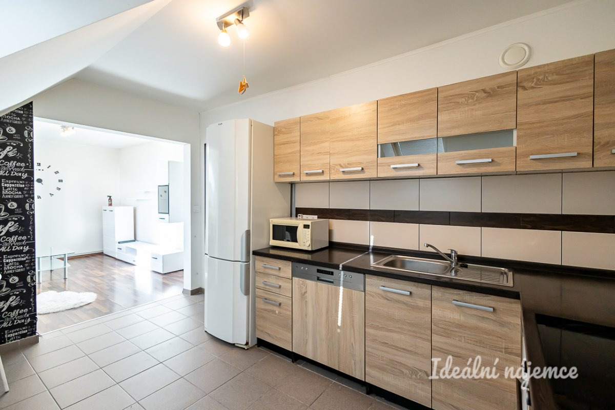 Pronájem bytu 2+kk, U Valu, Nupaky, 19900 Kč/měs, 50 m2