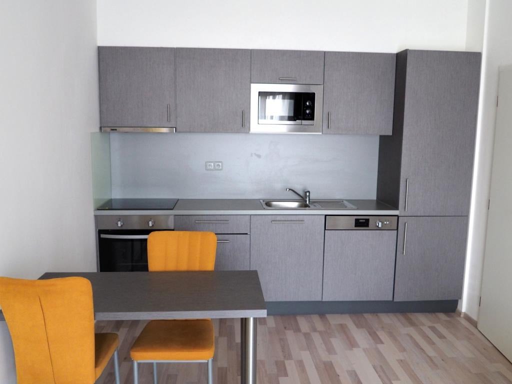 Pronájem bytu 2+kk, Kigginsova, Slatina,  20 000 Kč/měs, 42 m2