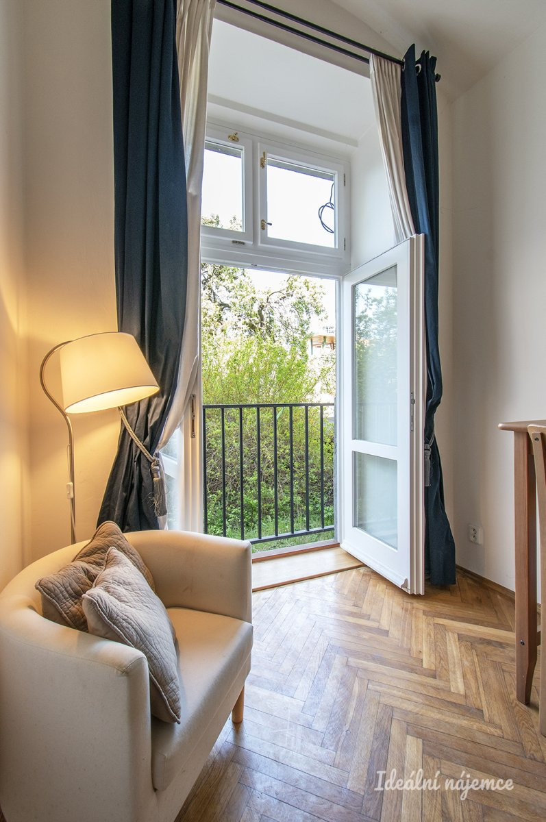 Pronájem bytu 1+1, Seifertova, Žižkov, 16000 Kč/měs, 18 m2