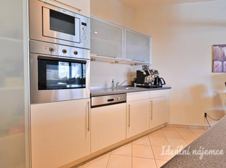 Pronájem bytu, 3+kk, 77 m²