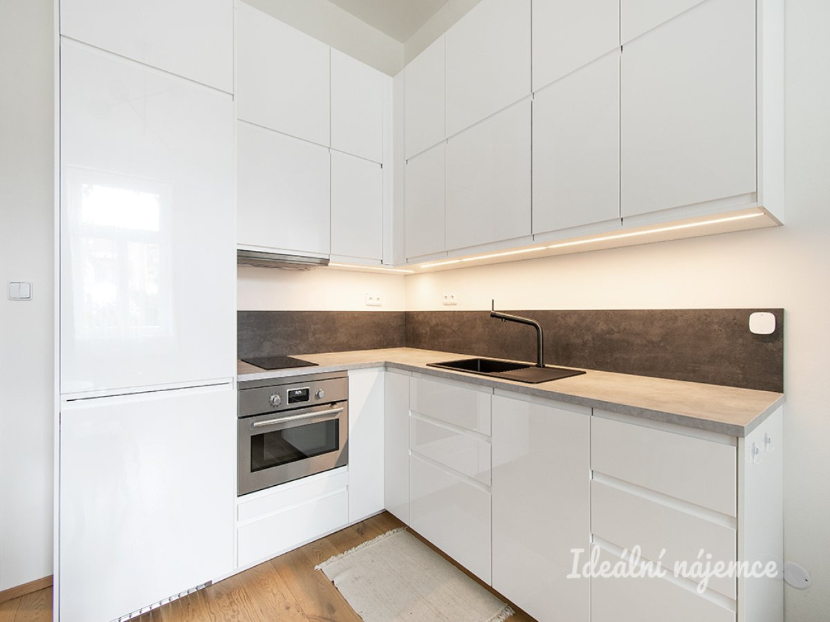 Pronájem bytu 2+kk, Strakonická, Smíchov, 22.500 Kč/měs, 44 m2