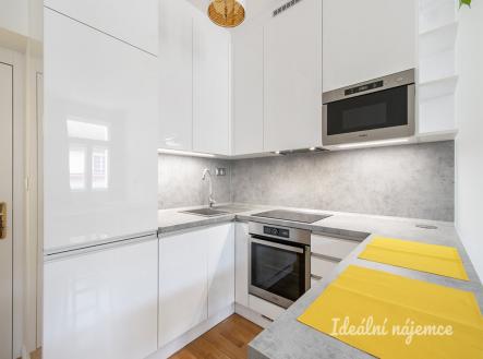 Pronájem bytu, 1+kk, 28 m²