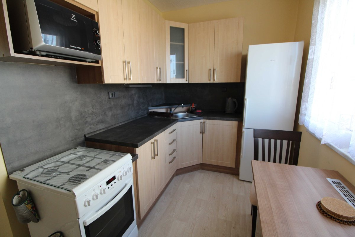 Pronájem bytu 3+1 s lodžií, Zvonková, Záběhlice, 21 000 Kč/měs, 69 m2