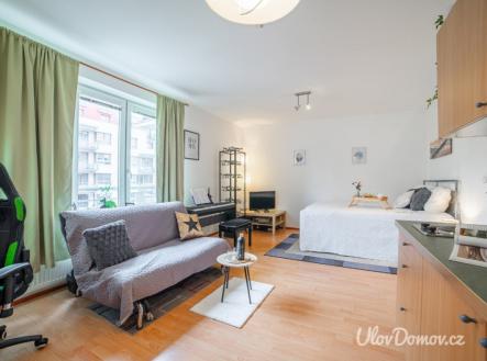 Pronájem bytu, 1+kk, 33 m²