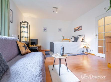 Pronájem bytu, 1+kk, 33 m²