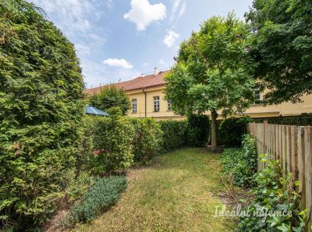 Pronájem bytu, 1+kk, 38 m²